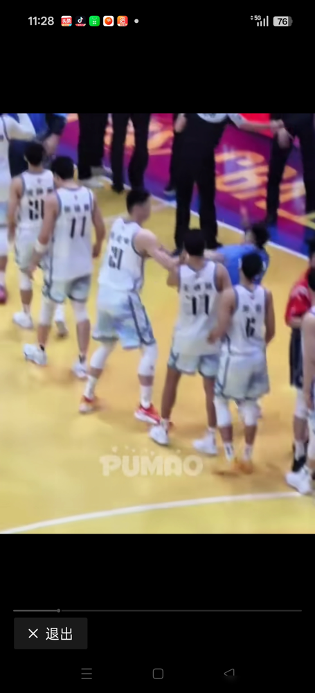 总说高诗岩到处惹事，可CBA那张天价罚款单，根本没他什么事。 你以为...