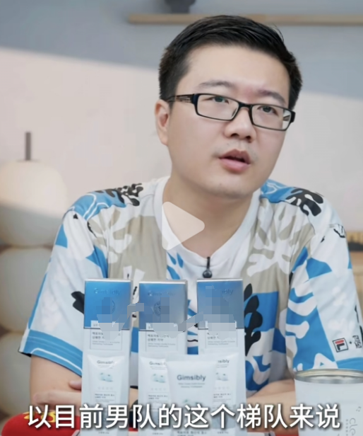 洛奥以后王楚钦会不会退役，莱维说出了心里话，

他说，
王楚钦大概率不会退，
原因很简单，
28岁的年龄，
完全可以继续征战，
论单打实力，
王楚钦依旧是顶级的，

其次，
以目前国乒的梯队建设，
洛奥后是很难找到接班人的，
不论是林诗栋，
还是温瑞博，
想要取代王楚钦的位置，
真不是件容易的事，