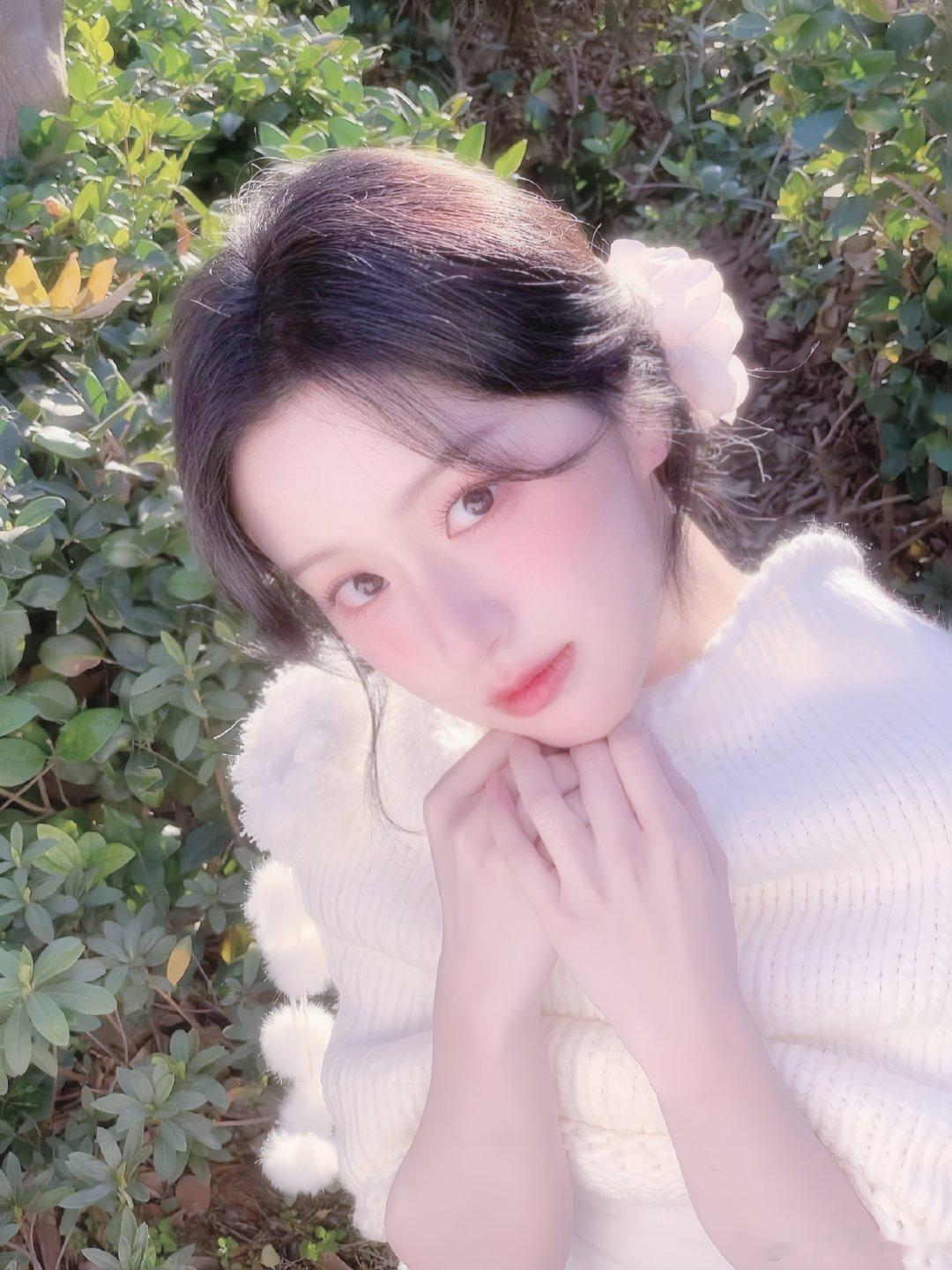 #包上恩[超话]##向全世界安利包上恩# 

If I had a flower for every time I thought of you, I could walk in my garden forever.
倘若每想你一次就拥有一朵花，我便能永远漫步在花海。（第一次发帖求指点🙏） ​