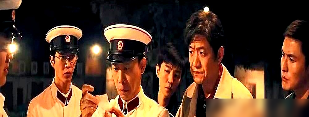 张译拍戏只拿死工资，一分钱不投，圈里人都说他傻。
《抓特务》冯小刚亲口说心痛，对不起投资方。1.65亿成本，票房只有1.19亿，追着阿里道歉。吴彦祖更狠，投艺术片《如梦》，票房惨到不敢提，自己承认不是精明老板。
看着光鲜，其实都是高级打工人。演而优则投？投一个，亏一个。张译是栽过两次跟头才想明白