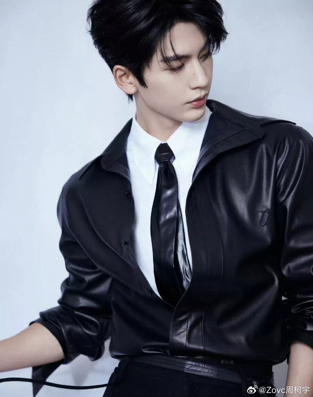 #张凌赫[超话]# 男人都爱迈巴赫，女人都爱张凌赫 ​