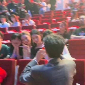 好了孙怡就这样萌萌的看着李思潼笑<span class="url-ic...