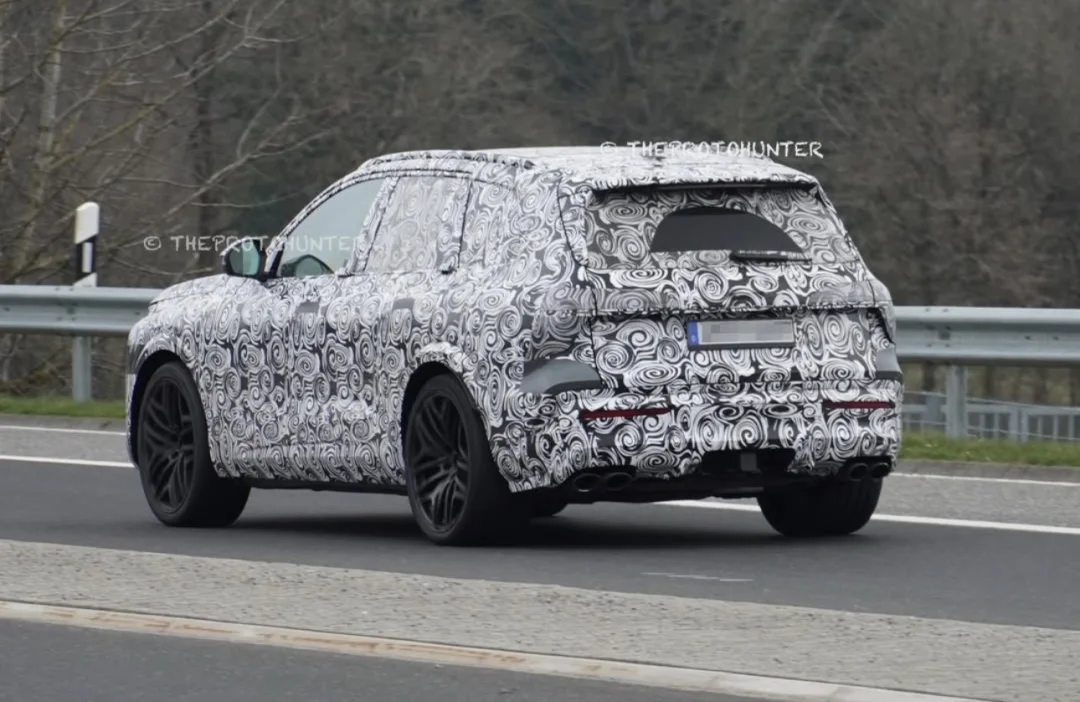 新款奥迪SQ7谍照 看起来真大