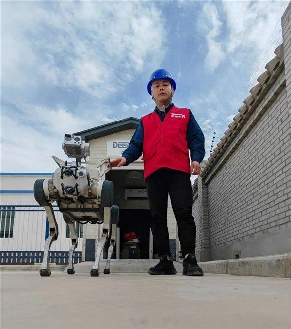 京东机器人售后维修服务网络建设与职业转型规划[good]

合作与规划

• 10月18日消息，在京东推出机器人维修售后服务一年之际，京东已经与智元、云深处、众擎、松延动力等近百家机器人企业达成售后维修服务合作，涵盖几乎所有头部机器人企业。

• 京东对外公布机器人售后相关规划，未来5年，计划创造 ​