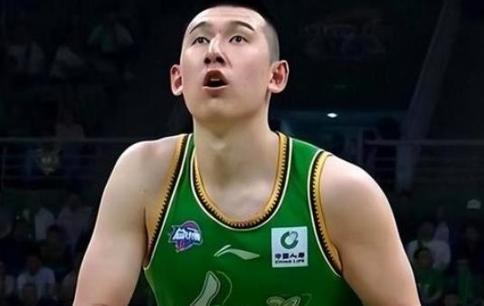 赵继伟不打，辽宁照样拿下新疆，这场球看得人心里踏实。
最终比分98比87，库珀砍下27分5篮板11助攻，付豪抢了12个篮板，一攻一守撑住了场面。
缺了主力后卫还能赢，说明辽宁的板凳不是摆设，但也别急着吹——对手新疆这场状态如何、后面硬仗能不能复制，还得再看。
库珀这场27+11的表现，你觉得是真实力