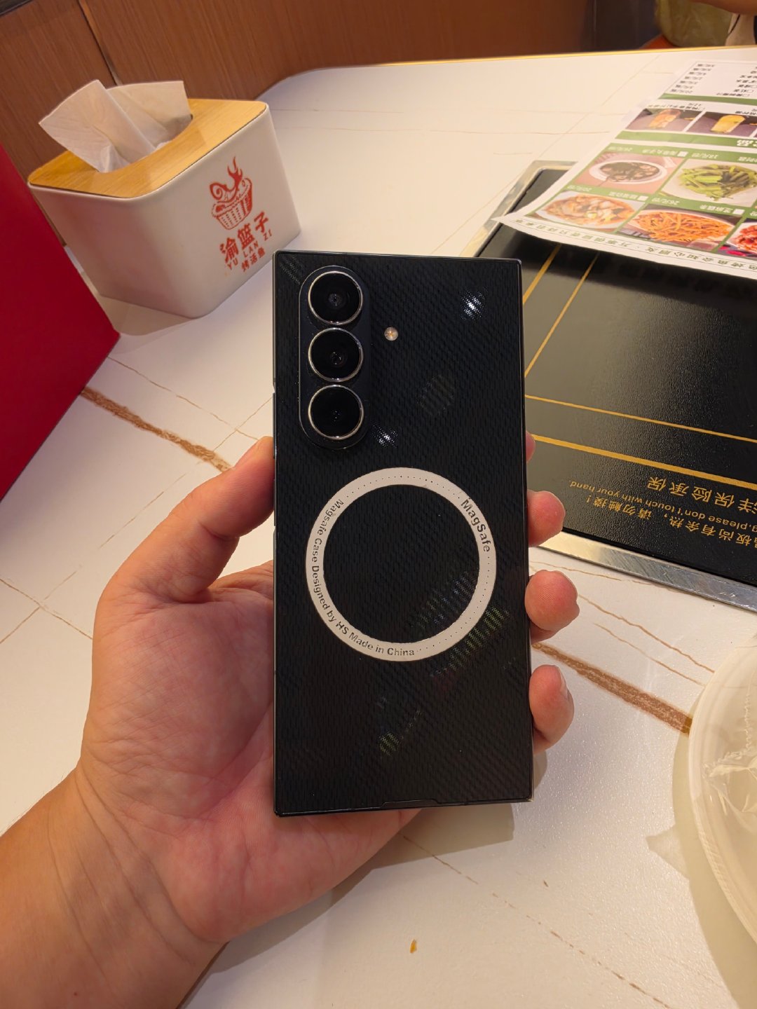#华为展翼三折叠今日开售#现在去爱回收把这个卖了，然后换华为这个 ​