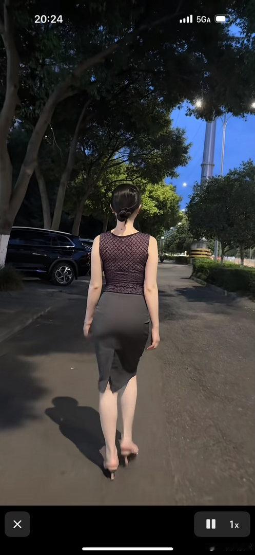 做个正常人
不会去看任何人的演唱会
不会去看任何一部电影电视剧
不会去读任何一本报刊杂志书籍
不会相信任何网络上的任何言论 ​
