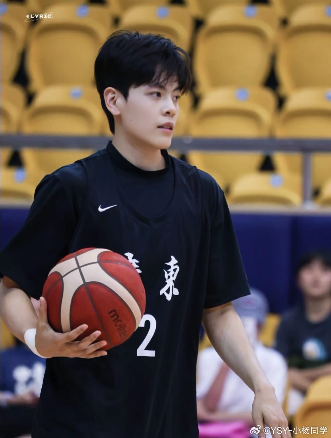 #杨舒予[超话]#  我的眸中  有顆星  似你  是你. ​
