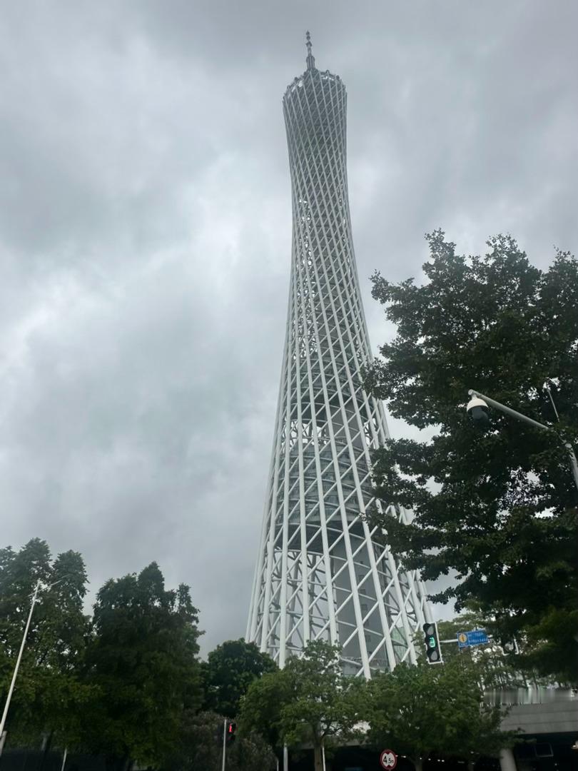 广州很好，但跟我八字不合1️⃣连续两三天熬到了凌晨一两点，大千世界，无...
