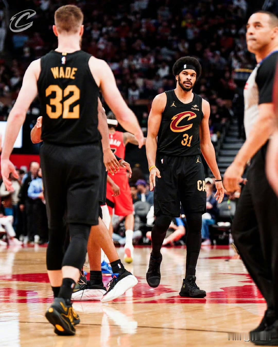 骑士队最后3分钟连续3次失误，亲手把8分领先变成输球。这不叫被翻盘，这...