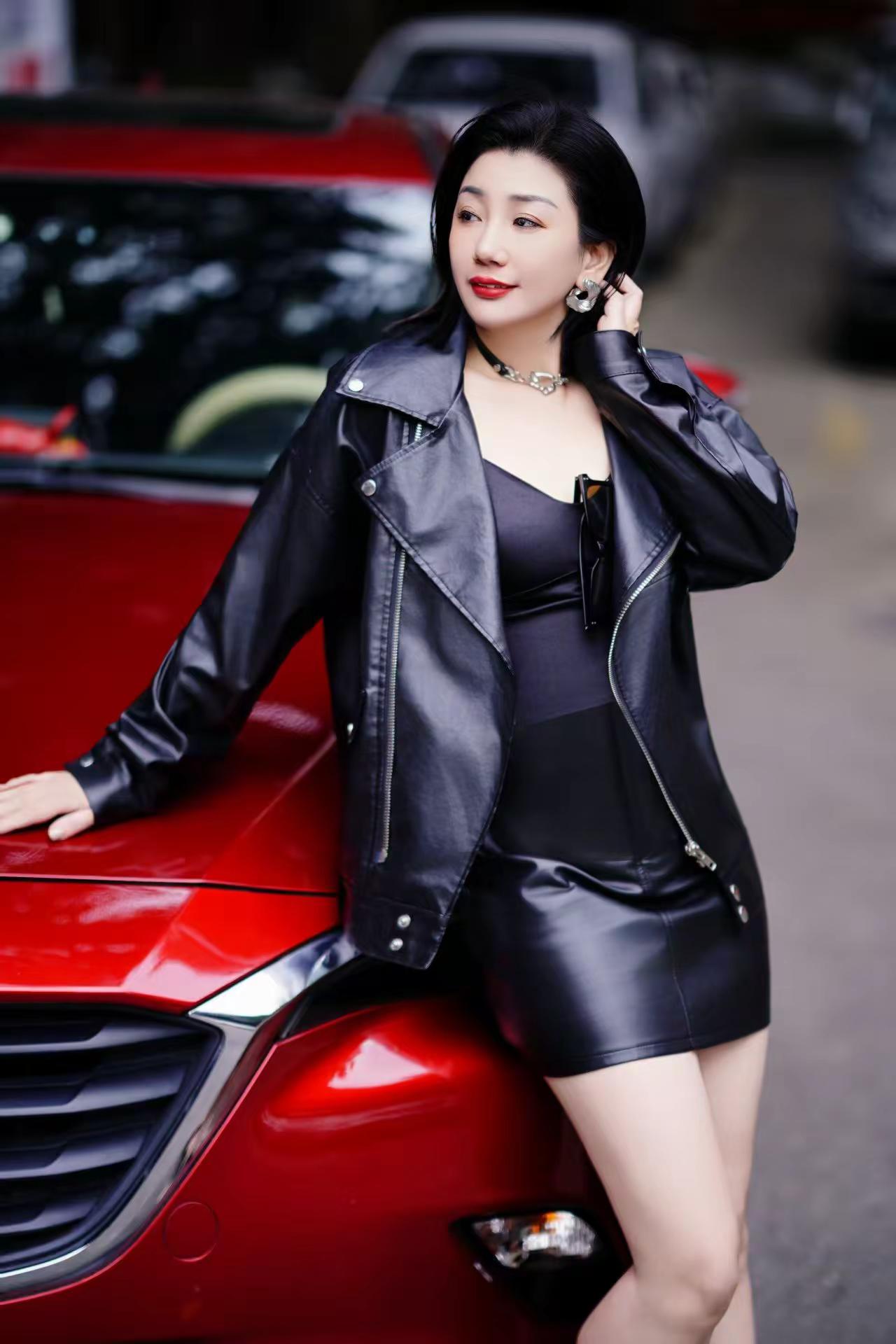 <p>街拍小姐姐穿搭秀 你值得拥有美好的一切 <!--{img:0}-...