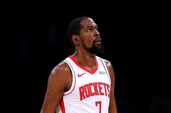 常规赛铁人，季后赛怎么就倒了？  火箭队的凯文·杜兰特，常规赛出勤率杠...