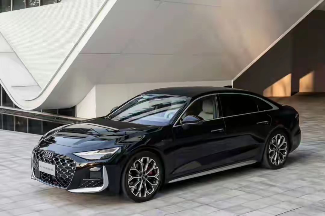 奥迪a6，我的梦中情车！努努力，争取下次换车能梦想成真！[笑哭]