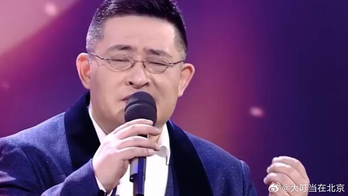 《原唱刘啸重唱《父母爱情》主题曲,现场版太震撼了,很圈粉》播放量：2.5万
点赞量：199 ​