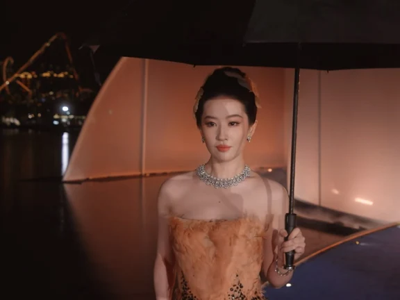 刘亦菲vogue压轴出场真的好松弛啊啊啊
