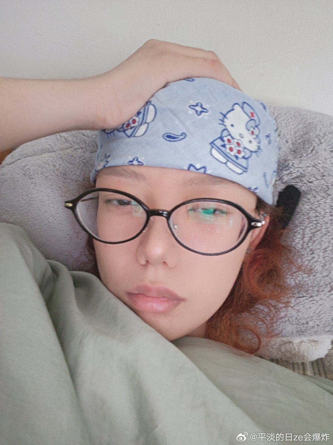 头巾最适配一集
出门走亲戚 家里两辆英短大卡车一艘长毛金吉拉潜艇，屋里还点了香薰蜡烛
直接给我干过敏了 疯狂打喷嚏鼻炎加偏头痛全部袭来🤧🤧🤧🤧🤧🤧
回家躺着了，还好家里有护士守护我 ​