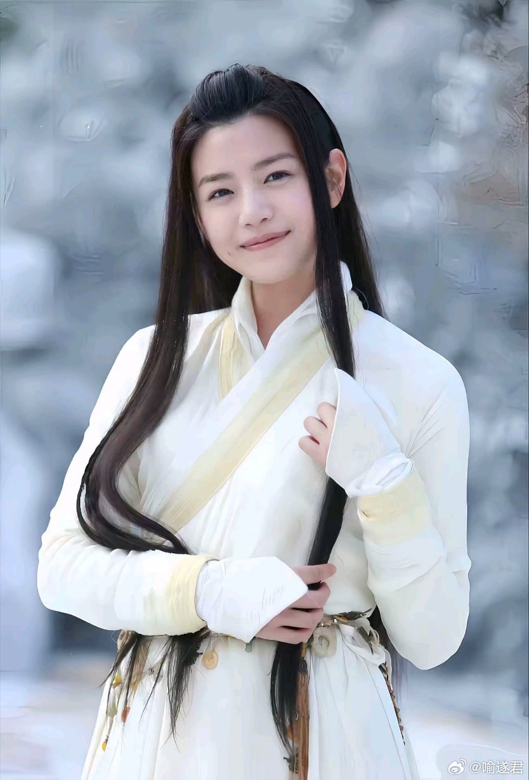 #陈妍希[超话]##陈妍希# 7刷神雕侠侣，姐姐其实很美，只是造型设计的问题，如果你用心去了解陈妍希就可以发现陈妍希是一个很好的女生，请不要贬低陈妍希[手指比心]
​