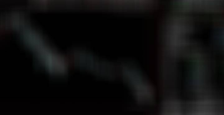 这段时间的下跌速率是比较凶的，和7月份的下跌斜率基本一样，见下图：这种下跌斜率是空方力量比较强的表现，因此一定要耐心。我们能够在这几个月的弱势环境里活下来，比如上周本周甚至逆市大赚，靠的是完善的交易体系和严格的纪律。（见以下手工作业图）
#新华传媒复牌##美股深夜低开高走##美股[超话]# ​