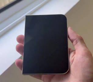 外媒又曝光了关于iPhone折叠屏的猛料，这次是白色版iPhone U...