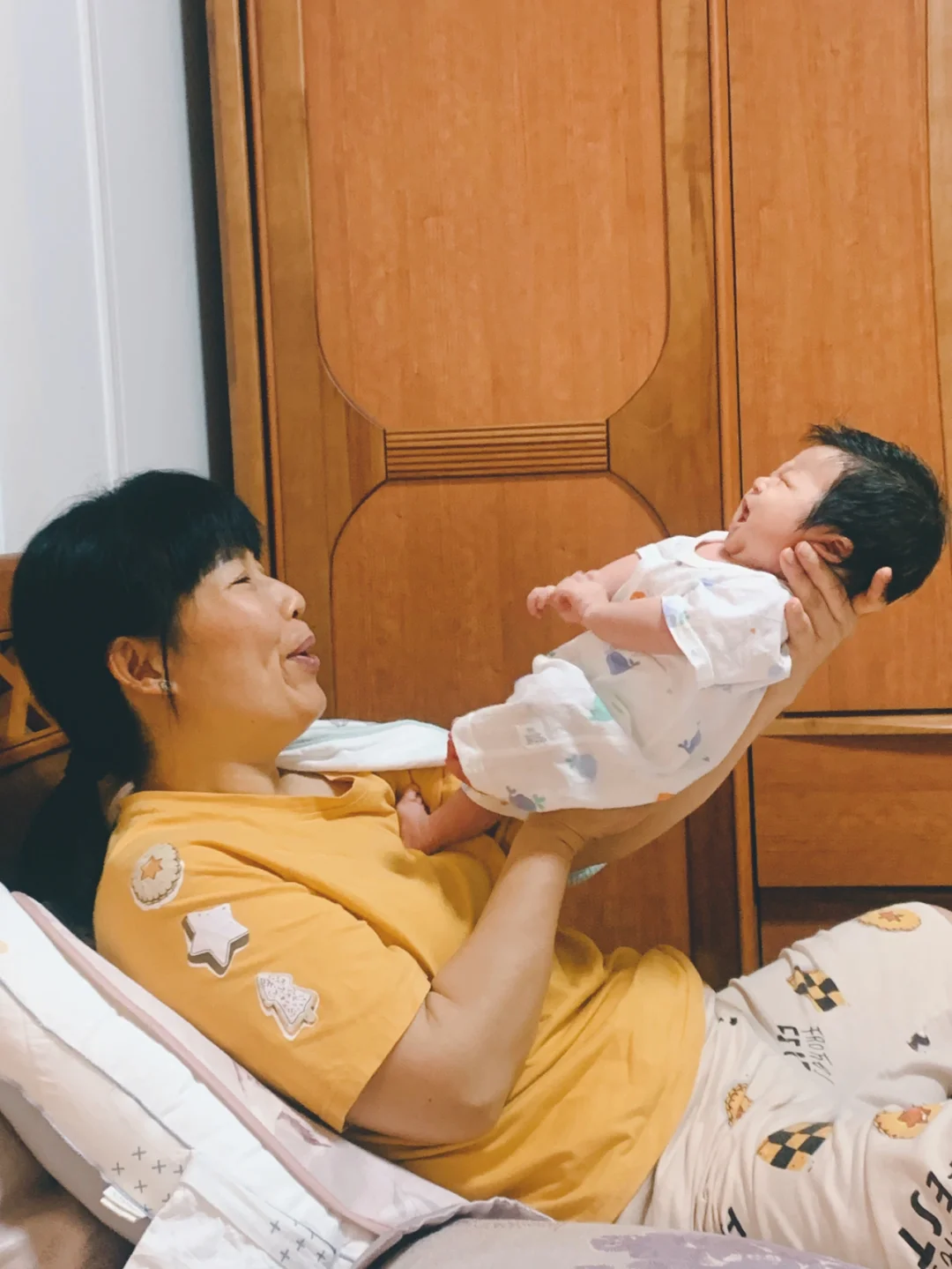 💰斥资2w5请了42天的安吉月嫂 全家人叫好