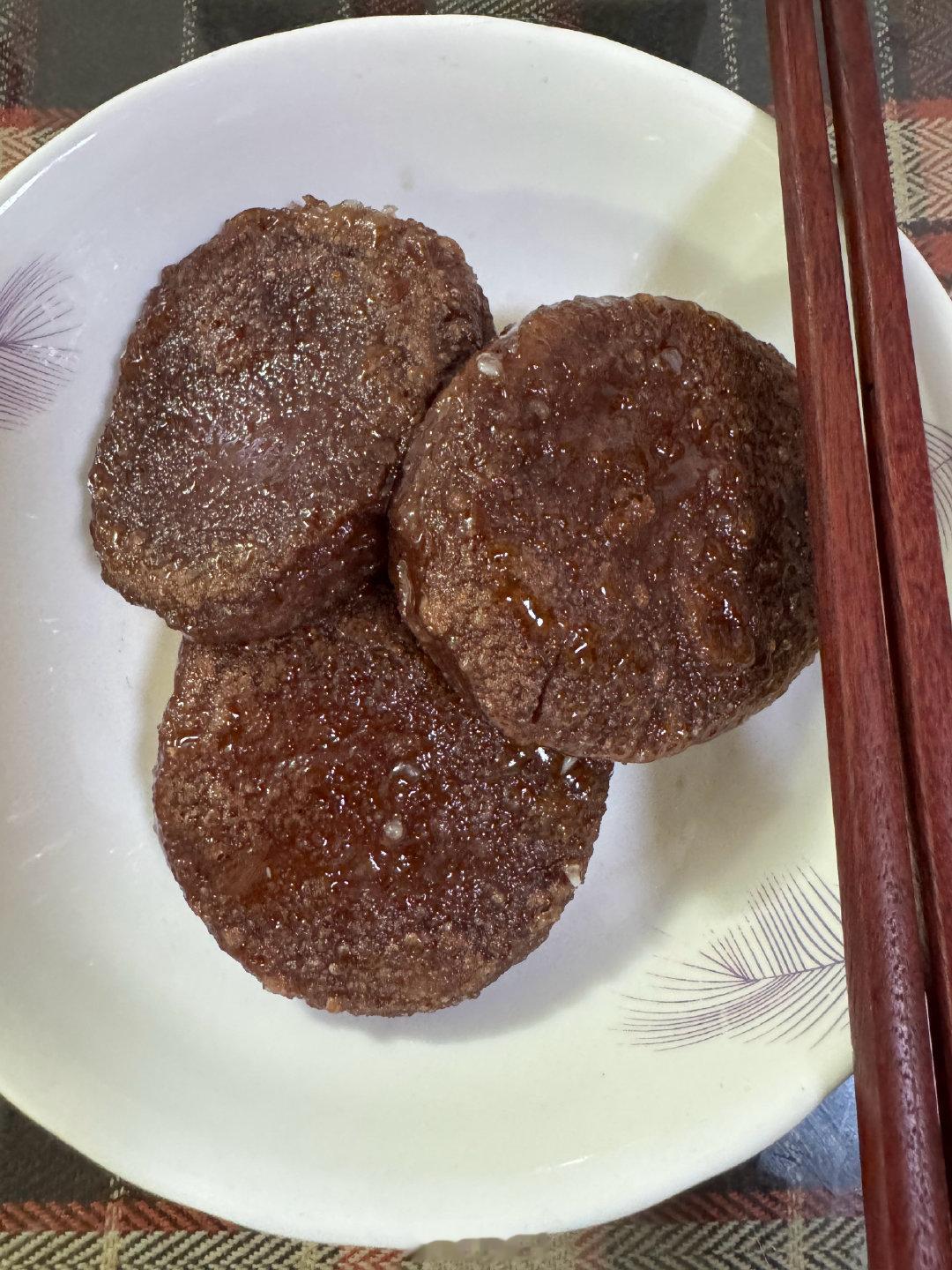 故乡的高粱粑粑和鸡汤面，老妈的厨艺堪比米其林三星。 ​