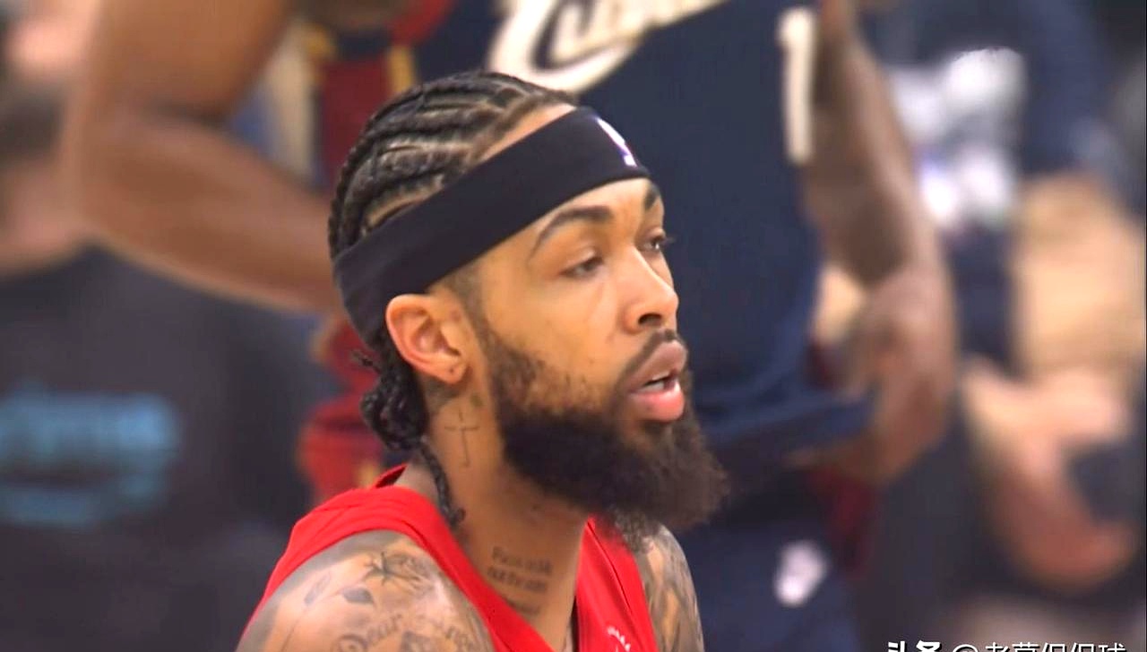 23投6中，照样能拿全队最高分，英格拉姆这球看得真拧巴。    猛龙主...