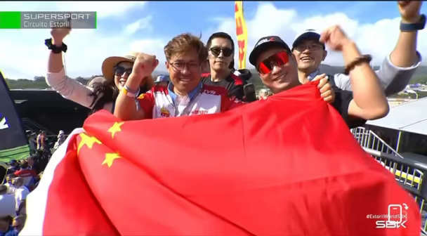 杀出重围！恭喜闪耀世界赛道🇨🇳