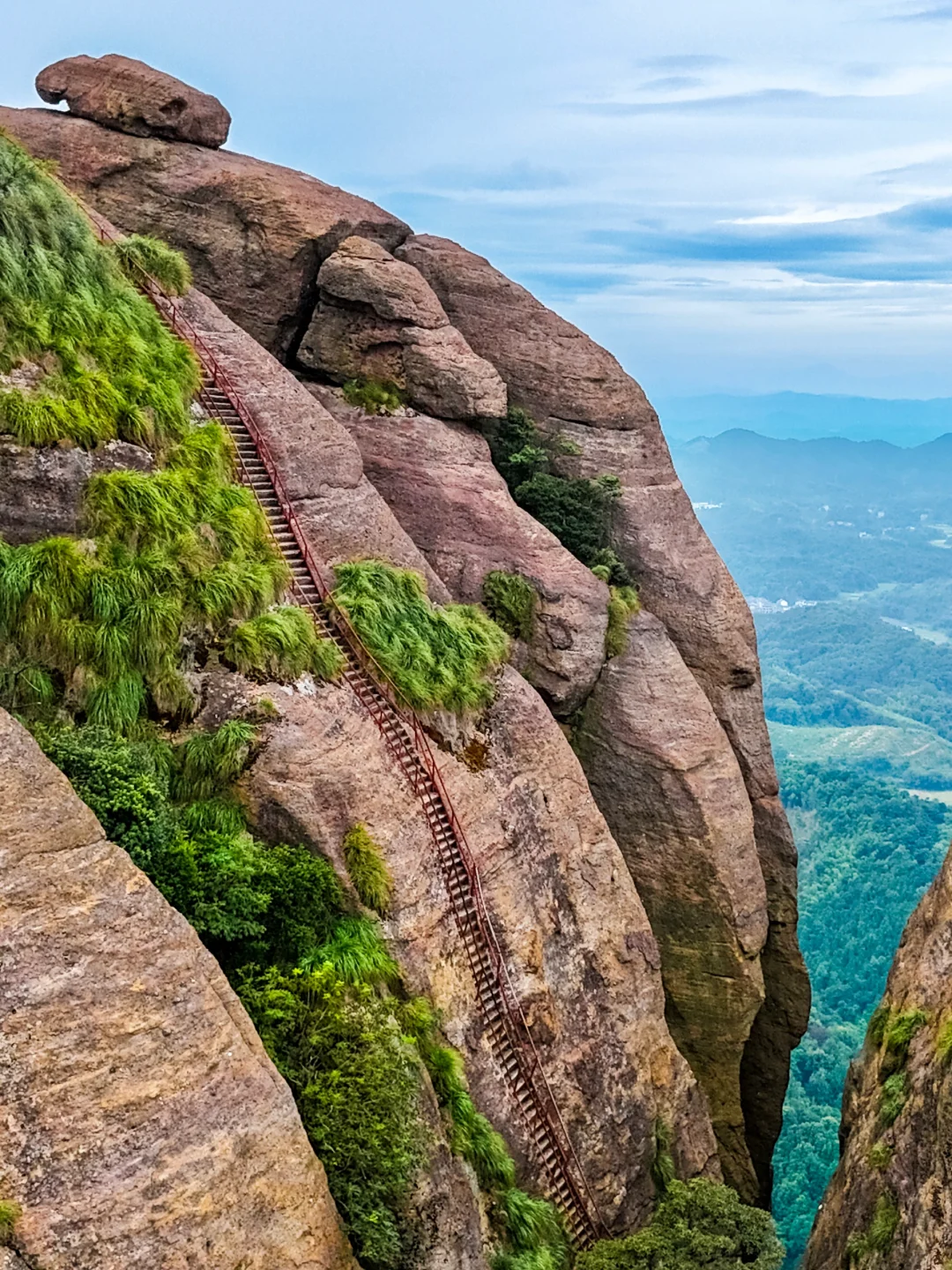 被国家地理评为世界遗产的龟峰！有多绝！