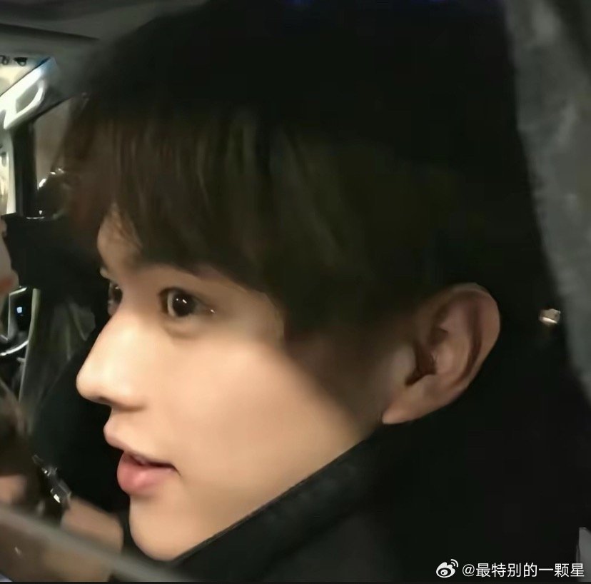 我没法保证不让你的世界下雨 但我可以陪你一起撑伞xk#许凯soso[超话]##许凯[超话]##许凯# ​