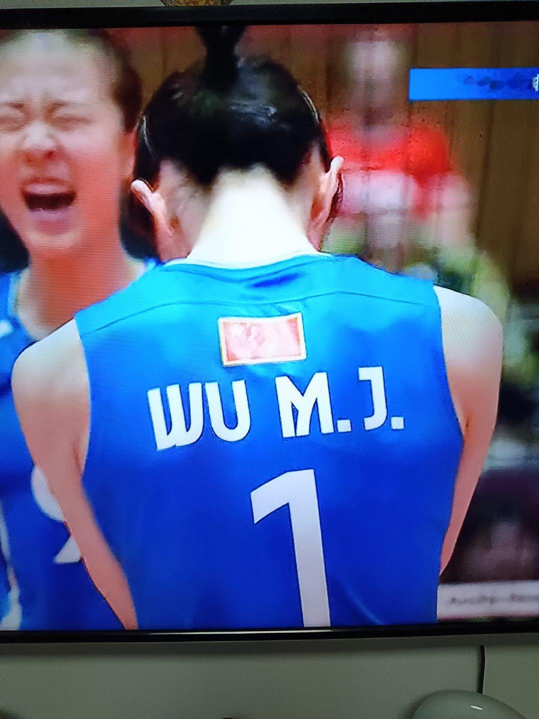 #摄影[超话]#中国女排3：2战胜泰国“平复仇”成功，顺利进入决赛，女排姑娘好样的 ​