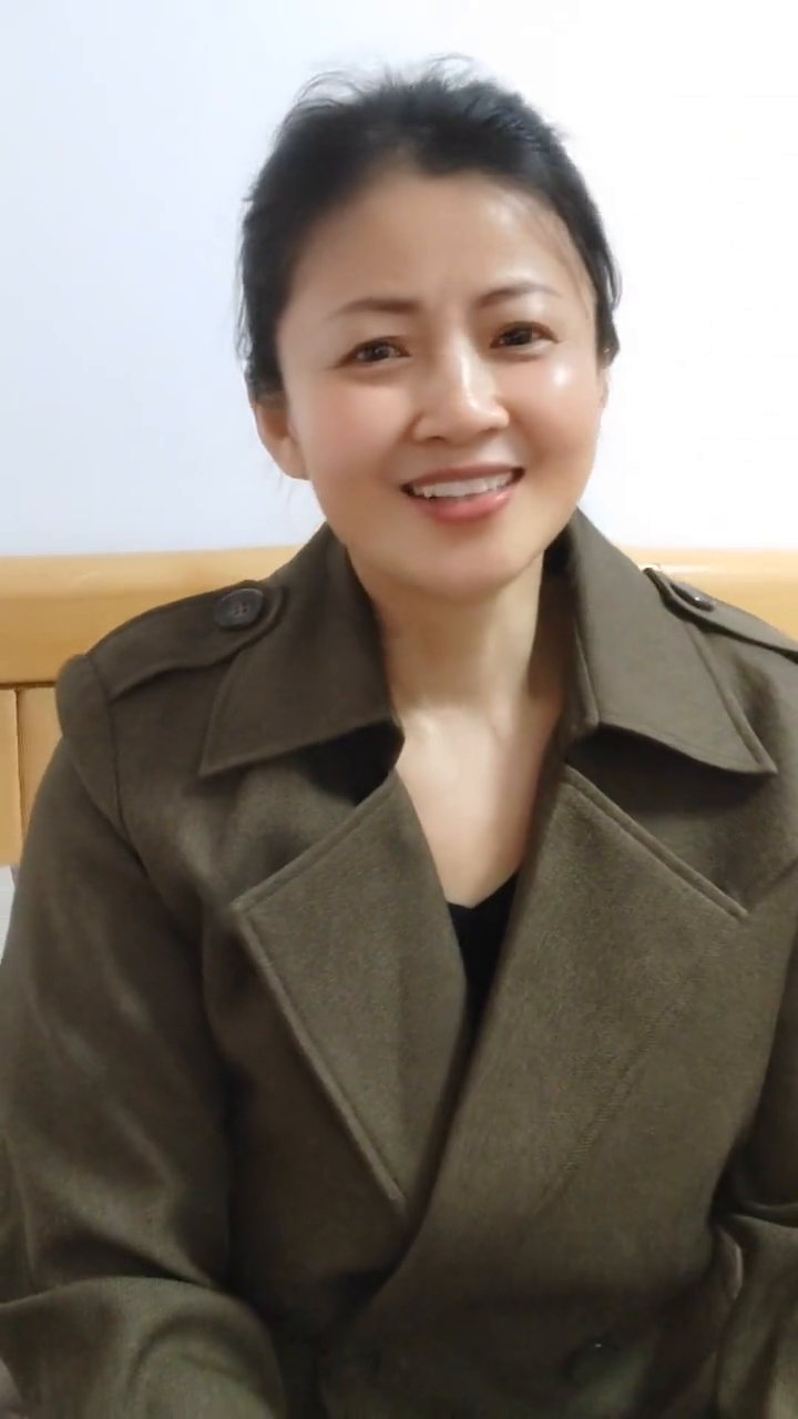 气质女神，优雅气质，自信微笑