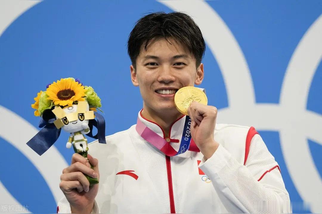 祖国运动员！
全运会金牌数榜首！
汪顺：19枚！ ​