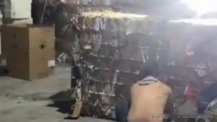 太惊险！上海老妈9块钱卖掉儿子十几万的合同！连夜花1000块赎回，直呼太值。
 
近日上海一件事，看得所有人捏了一把冷汗！无数网友看完都感慨，真的是不幸中的万幸！
 
上海的黄先生家里发生了一件离谱又惊险的乌龙事。家里老人日常收拾屋子，看到纸箱里堆着一堆纸质文件，看着和普通废纸没区别，直接当成废品打