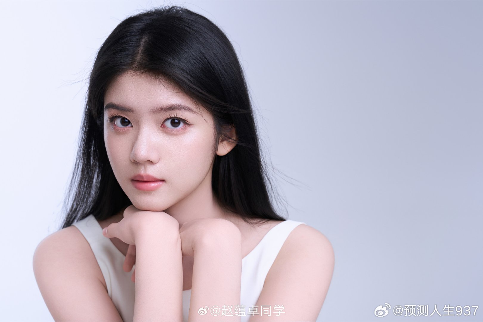 赵蕴卓八字 丙戌 辛卯 丁巳女己丑运木火旺，不适合婚姻感情，容易被绿，短期有破财运。2028后事业财运更好 ​​​