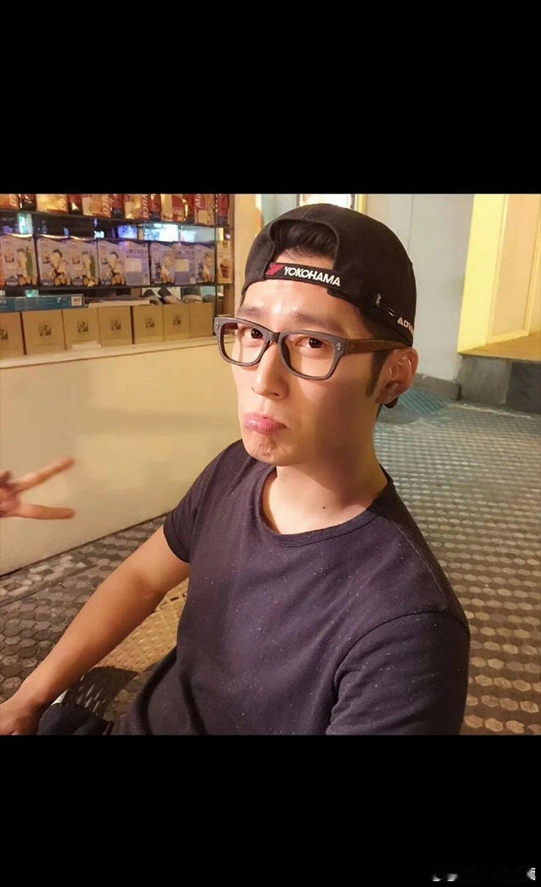 #窦骁[超话]# 呆萌的正太 ​