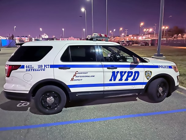 NYPD 109 PCT SATELLITE 巡逻车
