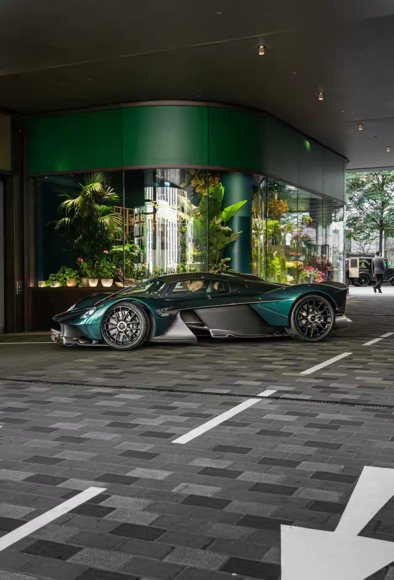 大英旗舰🇬🇧 Aston Martin Valkyrie女武神
#Valkyrie #女武神 #阿斯顿马丁 #astonmartin #公路f1 #伦敦 #英国 #汽车摄影 #半岛酒店 ​