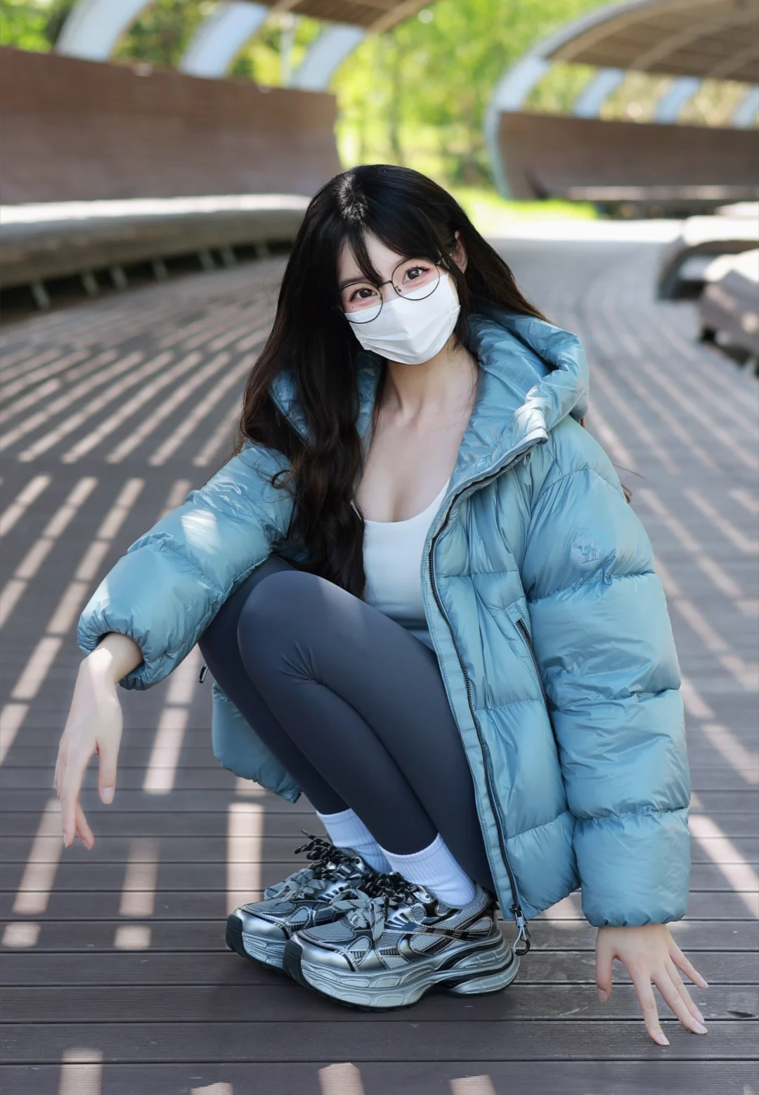 人总喜欢反季的东西 就像幸福后知后觉