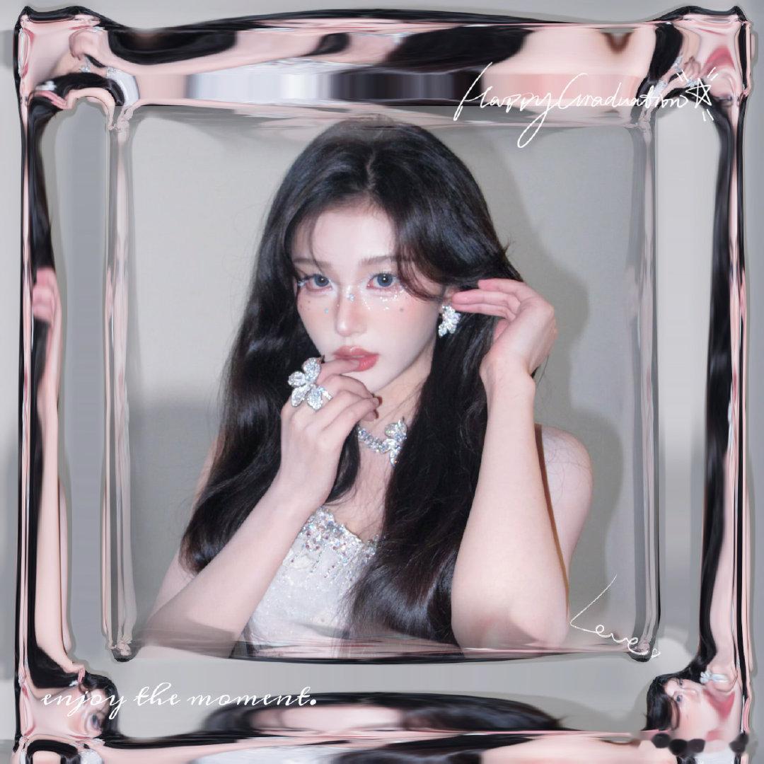 #孔雪儿[超话]# 
【时尚产出】
Shine in my frame ​ ​