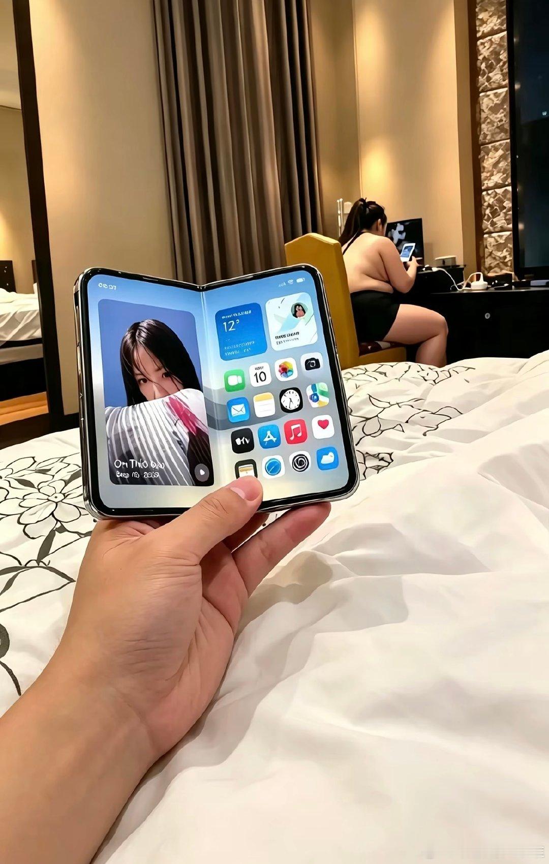 #苹果回应iPhone18Pro拍照绿影#
勇敢的人先享受了[捂嘴哭][捂嘴哭][捂嘴哭][捂嘴哭] ​