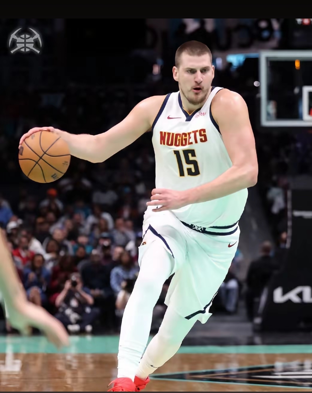 感觉森林狼可能会被淘汰了，掘金会晋级下一轮，虽然目前2-3，但是随着华...