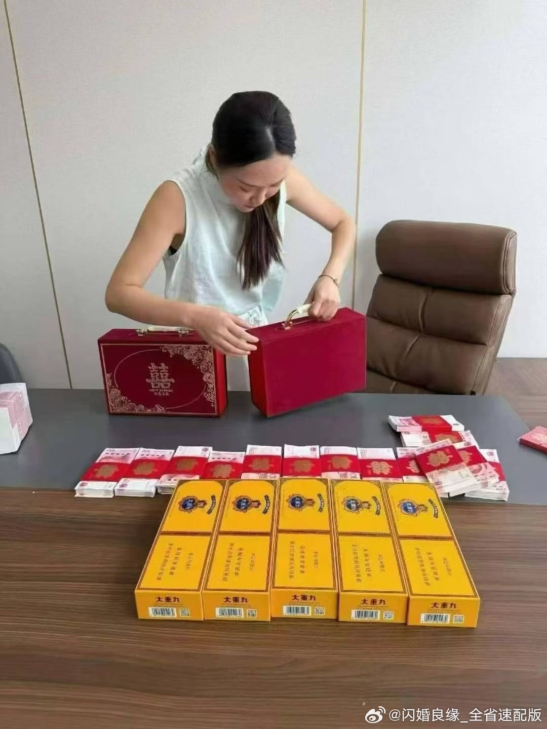 #征婚交友[超话]# 清醒的女人最好命了
现在00后都成闪婚主力军了
先结婚后恋爱 把一切要求摆在桌面上谈
房产 车产 工资流水 征信大数据 婚检报告
#热门##远嫁##闪婚# ​
