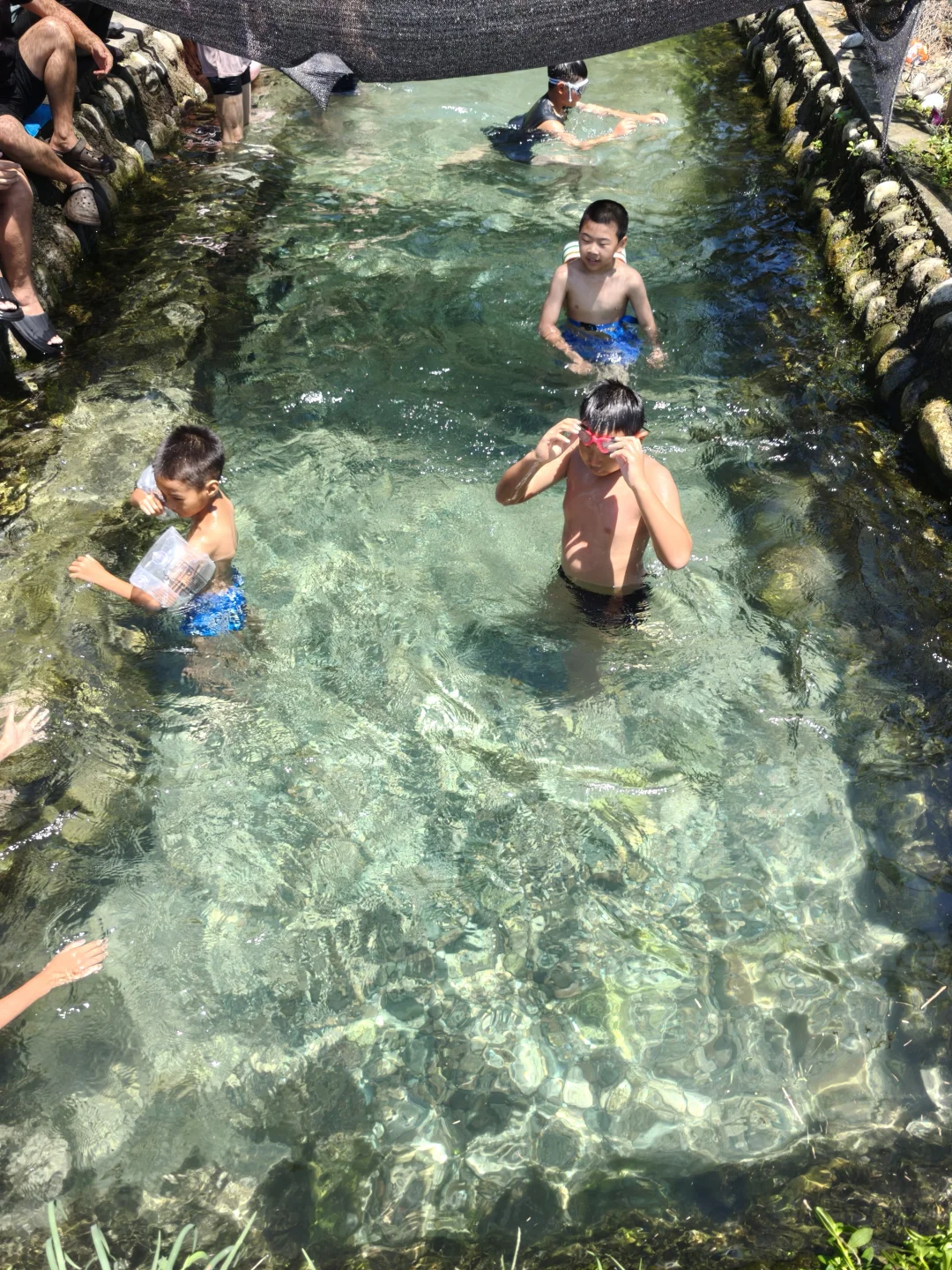 新挖宝藏|一条泉水沟渠小水凼·孩子童年模样