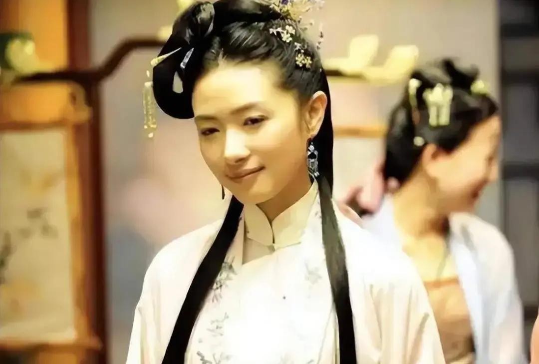 为什么古代很少发生强奸案？难道是因为古代色狼更少？实际上并非如此，其背后的真实原因让人难以接受......
 
很多人翻看历朝历代的史书卷宗，都会发现一件特别奇怪的事情，战乱仇杀、贪腐舞弊、盗窃斗殴这类案子到处都是，可是记录在册的性侵相关案件却少得可怜。
 
清河县郊外有个小村子，村东头住着李寡妇和