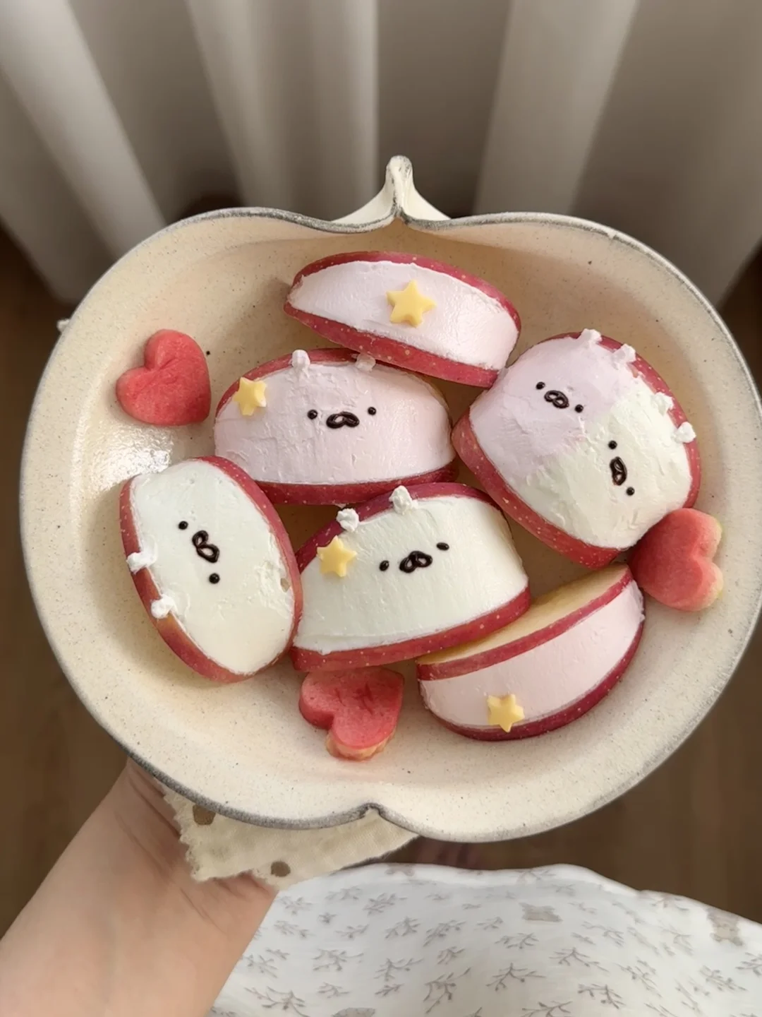 ՞･∞･՞兔丸苹果酸奶夹🍎