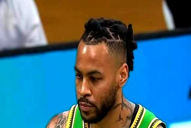 辽宁男篮这赛季前前后后换了八个外援，下赛季到底留谁？这事儿真让球迷揪心...