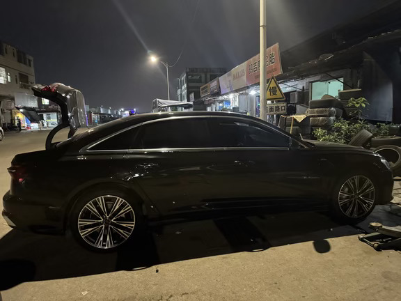 奥迪A6L要搭配树杈这款轮毂才对味！