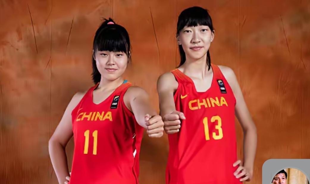 练了一万次投篮，比赛里13投0中
宫鲁鸣2025年2月接手中国女篮，67岁，上任后推了个“万次投篮计划”。到了2026年9月亚运会半决赛，中国女篮三分球13投0中，篮板球52比31碾压韩国，还是输了。练了一万次，到了空位，球就是不进。
这不是某一场的偶然。对法国那场，三分球17投1中。外线投射在这个