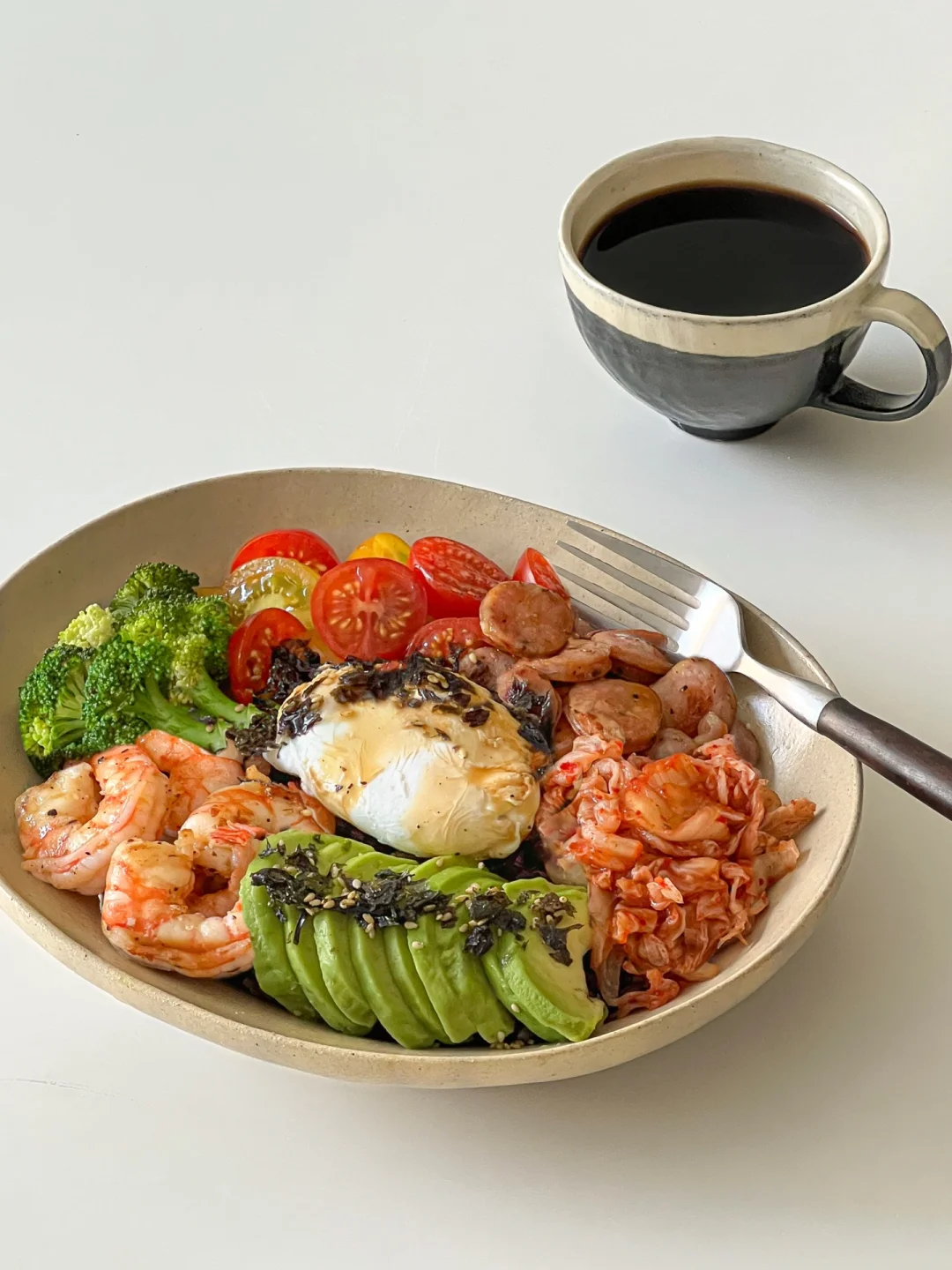 一人食brunch🍴虾仁牛油果能量波奇碗