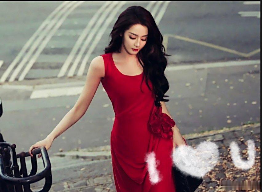 #迪丽热巴[超话]# “希望能让大家去看到一些很正面的东西，然后也让他们对于这个社会能够充满善意”—— #余文乐结婚# ​